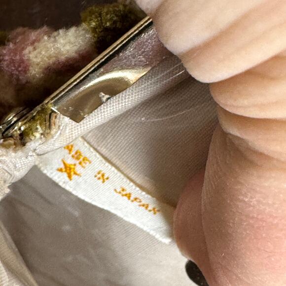 Vintage‎ Flower Tapestry White Pink And Brown Chain Strap Purse Made In Japan - Picture 9 of 9